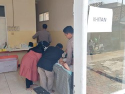 Polisi Cimahi Kurangi Beban Warga Tak Mampu Lewat Khitanan Massal