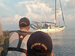 Bakamla Evakuasi Kapal Layar Australia 2 Hari Mati Mesin di Natuna