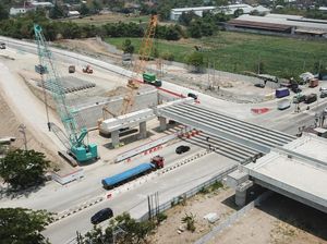 Girder Underpass Ngasem Dipasang, Tol Solo-Jogja Segera Nyambung Trans Jawa Girder Underpass Ngasem Dipasang, Tol Solo-Jogja Segera Nyambung Trans Jawa
