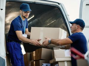 Supplier Adalah Pemasok: Tugas, Jenis, Contoh, dan Bedanya dengan Distributor