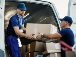 Supplier Adalah Pemasok: Tugas, Jenis, Contoh, dan Bedanya dengan Distributor