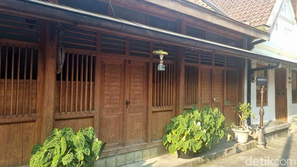 Between Two Gates, Pemukiman Wisata Heritage yang Menenangkan
