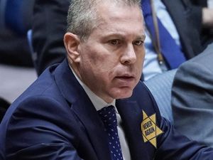 Dubes Israel Pakai Bintang Kuning di Sidang DK PBB, Apa Maksudnya? Dubes Israel Pakai Bintang Kuning di Sidang DK PBB, Apa Maksudnya?
