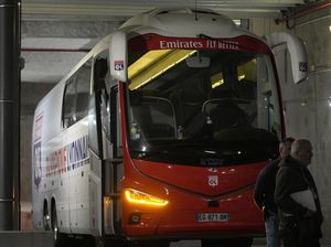 Pemerintah Prancis Kutuk Penyerangan ke Bus Lyon dan Pelatihnya Pemerintah Prancis Kutuk Penyerangan ke Bus Lyon dan Pelatihnya
