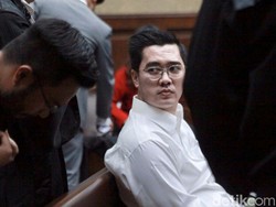 Hal Memberatkan dan Meringankan Vonis Dadan Tri Makelar MA