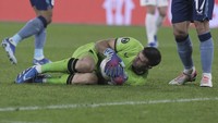 Dia sudah tampil 33 kali sejak saat itu dan memberikan tiga gelar, Piala Dunia, Copa America, dan Finalissima. Sebelum Martinez, pemenang award ini adalah Alisson Becker, Gianluigi Donnarumma, dan Thibaut Courtois. AP/Patrick Post  