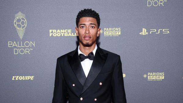 8 Gaya Bintang Bola di Red Carpet Ballon dOr 2023, Celana Bellingham Disorot