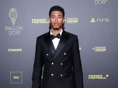 8 Gaya Bintang Bola di Red Carpet Ballon dOr 2023, Celana Bellingham Disorot