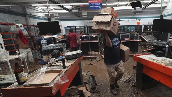 Heboh Penjarahan Toko di Meksiko Usai Diterjang Badai Otis