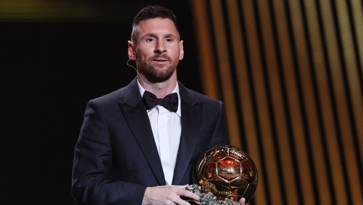 Lionel Messi kini punya 8 Ballon dOr. Foto: REUTERS/STEPHANIE LECOCQ