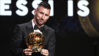 Lionel Messi (2023, 2021, 2019, 2012, 2010). Dari delapan Ballon dOr koleksi Messi, cuma di 2009, 2011, dan 2015 yang diraihnya setelah menjuarai Liga Champions. Foto: AP/Michel Euler