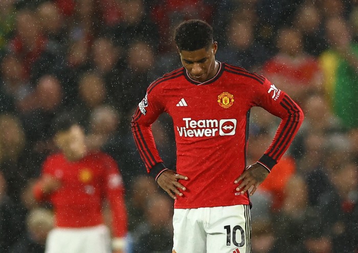 Soccer Football - Premier League - Manchester United v Manchester City - Old Trafford, Manchester, Britain - October 29, 2023  Manchester United's Marcus Rashford reacts after Manchester City's Phil Foden scores their third goal REUTERS/Molly Darlington NO USE WITH UNAUTHORIZED AUDIO, VIDEO, DATA, FIXTURE LISTS, CLUB/LEAGUE LOGOS OR 'LIVE' SERVICES. ONLINE IN-MATCH USE LIMITED TO 45 IMAGES, NO VIDEO EMULATION. NO USE IN BETTING, GAMES OR SINGLE CLUB/LEAGUE/PLAYER PUBLICATIONS.