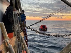 Hilang 2 Minggu, Ia Bertahan Karena Ikan Salmon