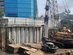 Musim Hujan Makin Dekat, Warga Harap Turap Kembangan Utara Segera Jadi