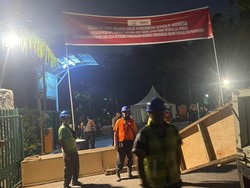 Akses ke Hotel Sultan Dicor Permanen, Indobuildco: Main Hakim Sendiri