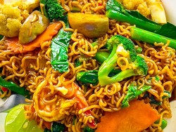 Resep Bakmi Goreng Udang dan Sayuran, Komplet Isinya Untuk Makan Malam