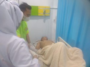 Pencuri Motor di Langkat Dihajar Massa, Tangan Diikat-Pingsan di Kantor Desa Pencuri Motor di Langkat Dihajar Massa, Tangan Diikat-Pingsan di Kantor Desa