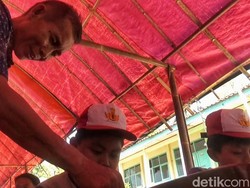 Hilang Rasa Nyaman Kala Siswa SD Sukabumi Terpaksa Belajar di Tenda