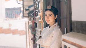 8 Adu Gaya Hot Mom Nabila Syakieb & Yasmine Wildblood Pakai Hanbok, Memesona!