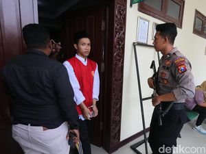 Ayah Sadis Pembunuh Anak Kandung di Gresik Divonis Bui Seumur Hidup! Ayah Sadis Pembunuh Anak Kandung di Gresik Divonis Bui Seumur Hidup!