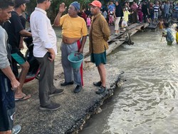 Jalan Penghubung Batu Bara-Sergai Putus Total Tergerus Banjir