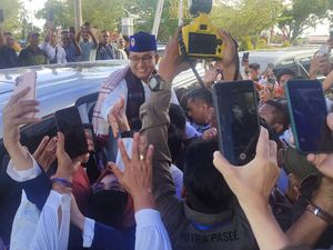 Anies Tiba di Aceh: Kangen Sekali Saya Sama Masyarakat dan Kopi Anies Tiba di Aceh: Kangen Sekali Saya Sama Masyarakat dan Kopi