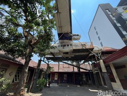 3 Hidden Gem di Sarkem Nih Gaes, Ada Toko Buku Unik-Bangkai Pesawat di Hotel