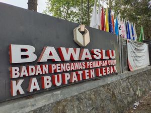 Bawaslu Lebak Telusuri Dugaan Serangan Fajar Para Caleg Bawaslu Lebak Telusuri Dugaan Serangan Fajar Para Caleg