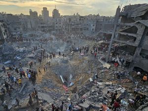 Bertambah, Gempuran Israel ke Kamp Pengungsi Gaza Tewaskan 195 Orang Bertambah, Gempuran Israel ke Kamp Pengungsi Gaza Tewaskan 195 Orang
