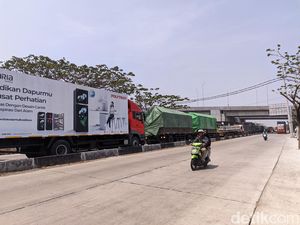 Ada Perbaikan Jalan di Genuk, Pantura Demak-Semarang Macet hingga 5 Km Ada Perbaikan Jalan di Genuk, Pantura Demak-Semarang Macet hingga 5 Km