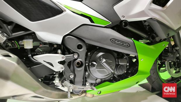 Kawasaki Ninja 7 Hybrid yang diklaim sebagai motor strong hybrid pertama di dunia mejeng di Japan Mobility Show 2023.