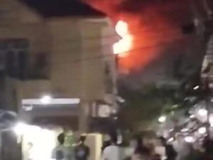 Kebakaran di Jalan Sabutung Makassar, Damkar Dikerahkan ke Lokasi