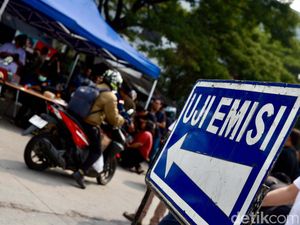 Puluhan Kendaraan Uji Emisi Gratis di Kantor Kelurahan Cilincing Jakut Puluhan Kendaraan Uji Emisi Gratis di Kantor Kelurahan Cilincing Jakut