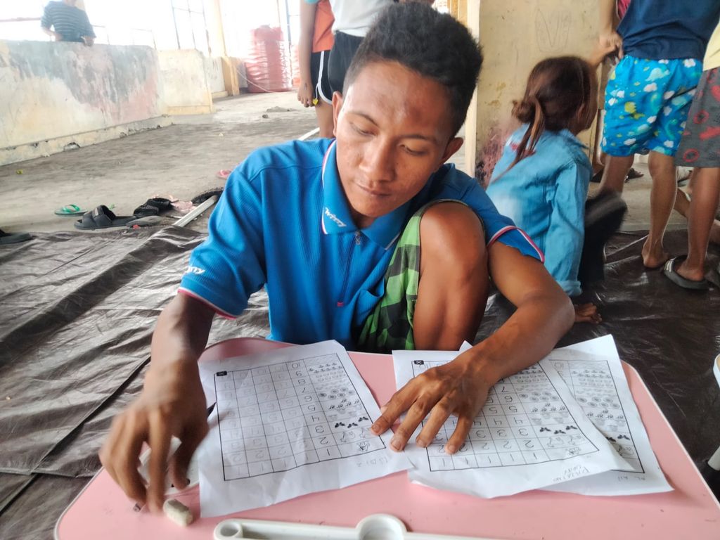 Komunitas Dinding
