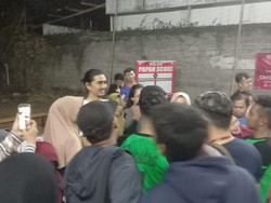 Potret Akrab Duta Sheila On 7 Srawung Usai Main Voli Bareng Tetangga