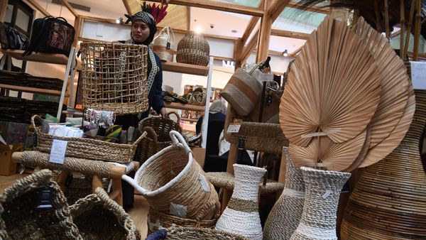 Beragam Kerajinan UMKM Mejeng di Pertamina Smexpo 2023