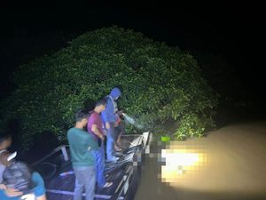 Mayat Wanita Tanpa Identitas Ditemukan Terapung di Sungai Inhil Mayat Wanita Tanpa Identitas Ditemukan Terapung di Sungai Inhil