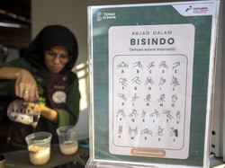 Mengenal Bahasa Isyarat Indonesia dan Sejarahnya, Alat Komunikasi Teman Tuli