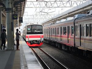 Ada Perbaikan Rangkaian di Pasar Minggu, KRL Kota-Bogor Terhambat Ada Perbaikan Rangkaian di Pasar Minggu, KRL Kota-Bogor Terhambat