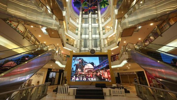Potret Renovasi The Plaza Semanggi