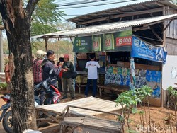 Pria Penuh Luka Bacok Terkapar di Warung Jalur Pantura Pasuruan