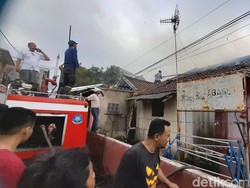 Rumah Kontrakan di Sumedang Hangus Terbakar