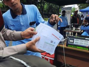 Sehari Berlaku, Tilang Uji Emisi di Jakarta Kembali Ditiadakan! Sehari Berlaku, Tilang Uji Emisi di Jakarta Kembali Ditiadakan!