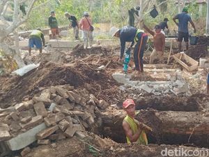 Cerita Pekerja Pemindah Ratusan Makam Terdampak Proyek Tol Jogja-Solo