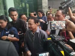 Giliran Hakim Konstitusi Suhartoyo Jalani Sidang Tertutup MKMK