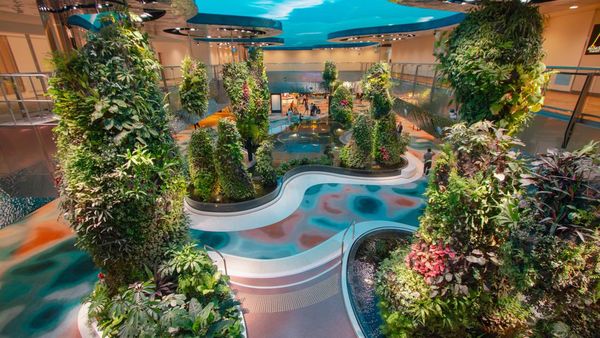 Penampakan Menakjubkan Terminal 2 Bandara Changi yang Baru Dibuka