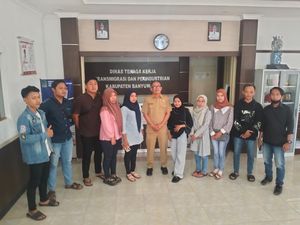 Usahanya Rugi, Bos Warung Bakso di Banyuwangi Sita Perhiasan-Motor Pekerja