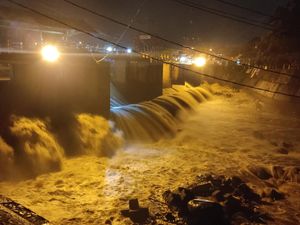 Bogor Diguyur Hujan, Bendung Katulampa Siaga 4 Pertama Kali Sejak Mei