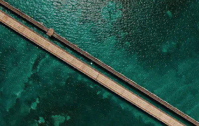 Deretan Jalan Raya dengan Pemandangan Eksotis