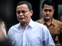 Hakim Konstitusi Guntur Hamzah Dilaporkan ke MKMK